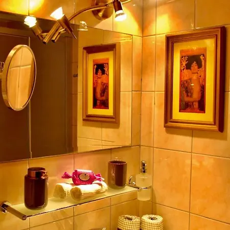 Carmen Art Hotel
